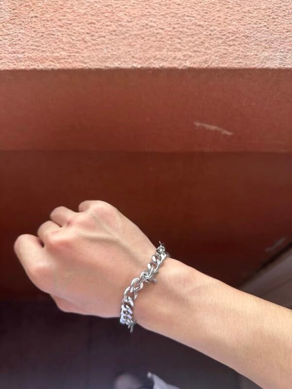 Bracelet Faith Chain – Strength, Style & Meaning