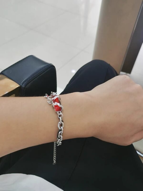 Bracelet “Obsidian Venom” – Dark Elegance & Magnetic Mystery