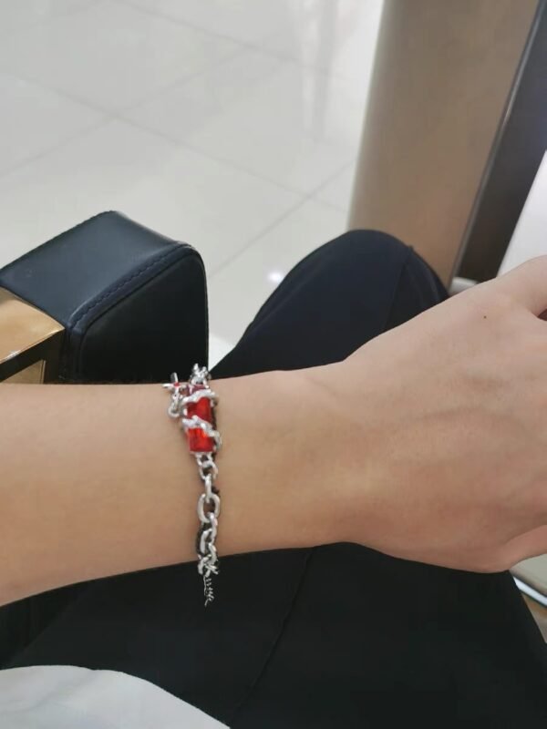 Bracelet “Obsidian Venom” – Dark Elegance & Magnetic Mystery