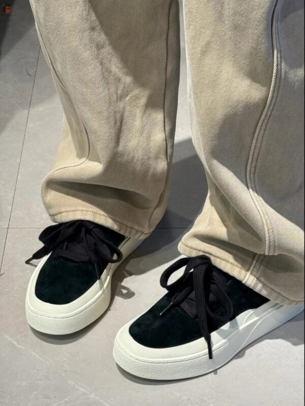 Sneakers – Low-Top Minimalist Urban Neutral Tone