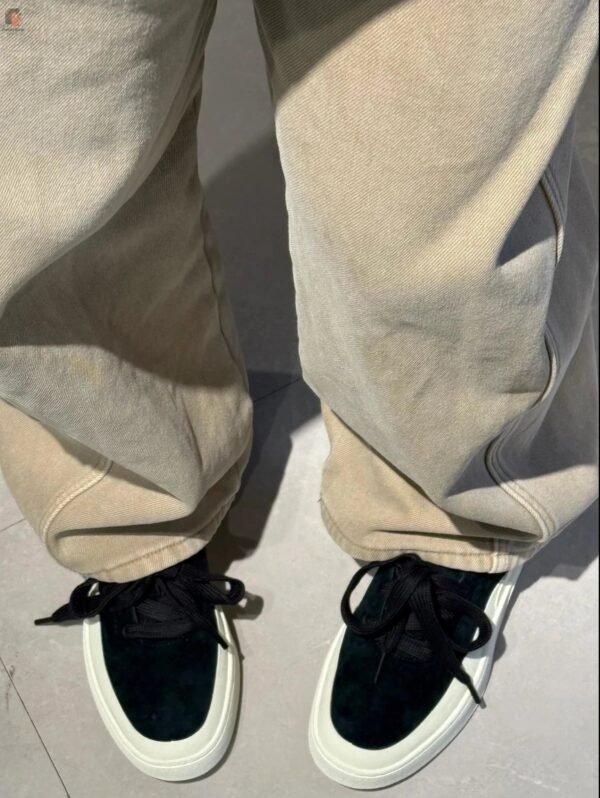 Sneakers – Low-Top Minimalist Urban Neutral Tone