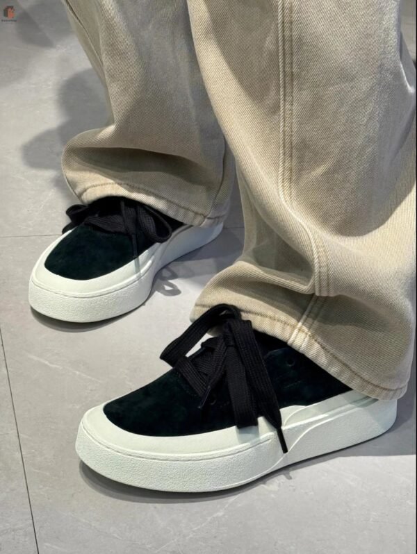 Sneakers – Low-Top Minimalist Urban Neutral Tone