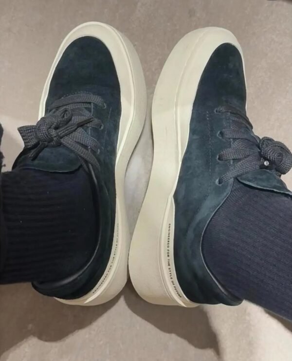 Sneakers – Low-Top Minimalist Urban Neutral Tone