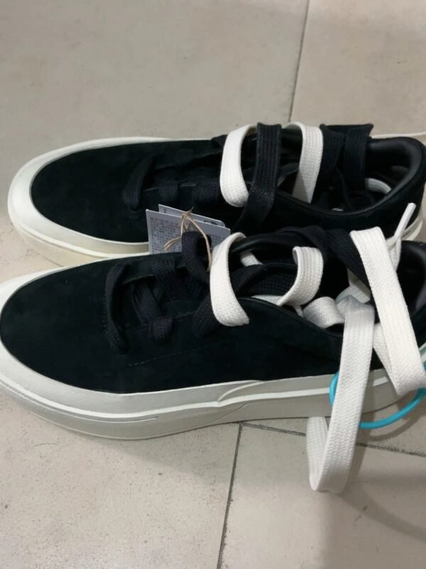 Sneakers – Low-Top Minimalist Urban Neutral Tone