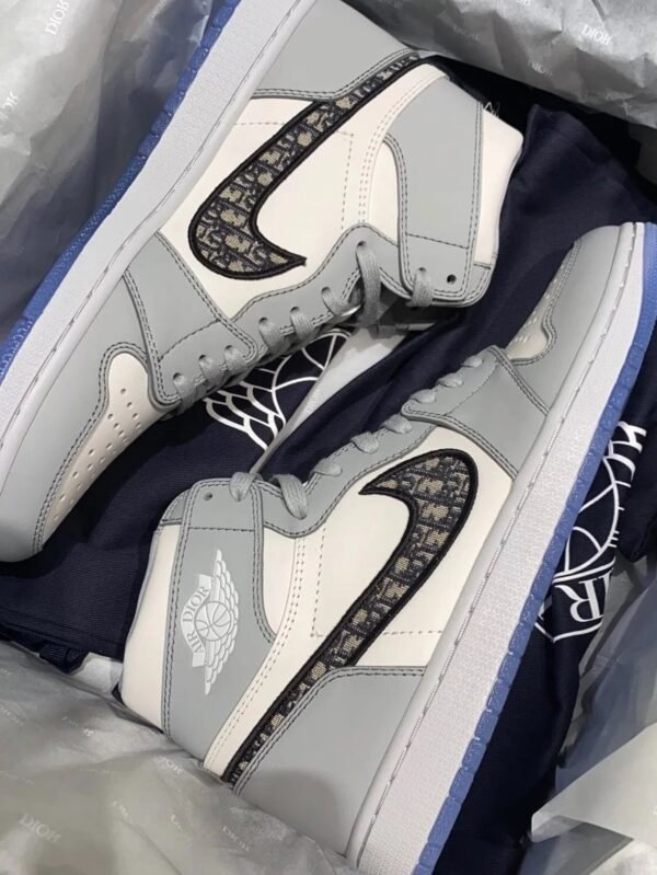 Sneakers – High-Top Couture Grey Signature