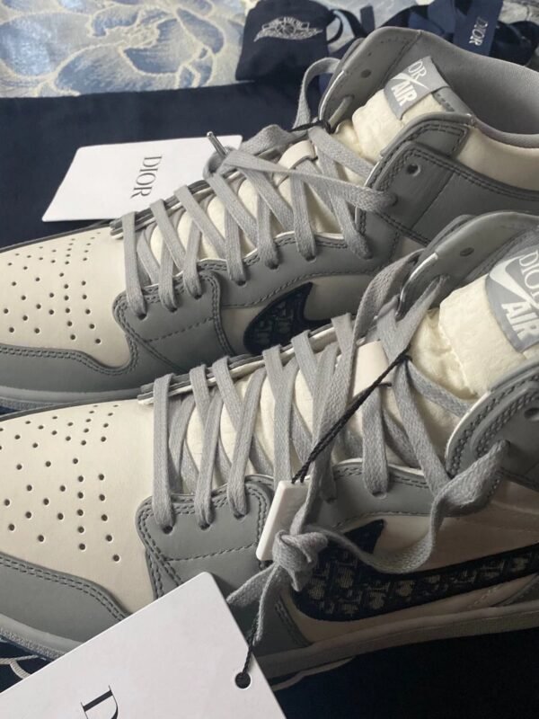 Sneakers – High-Top Couture Grey Signature