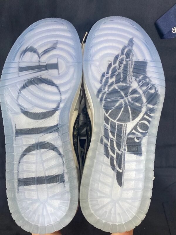 Sneakers – High-Top Couture Grey Signature