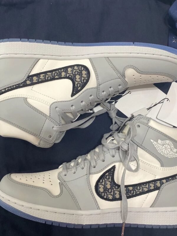 Sneakers – High-Top Couture Grey Signature