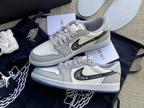 Sneakers – Low-Top Luxury Edition in Grey & White Couture