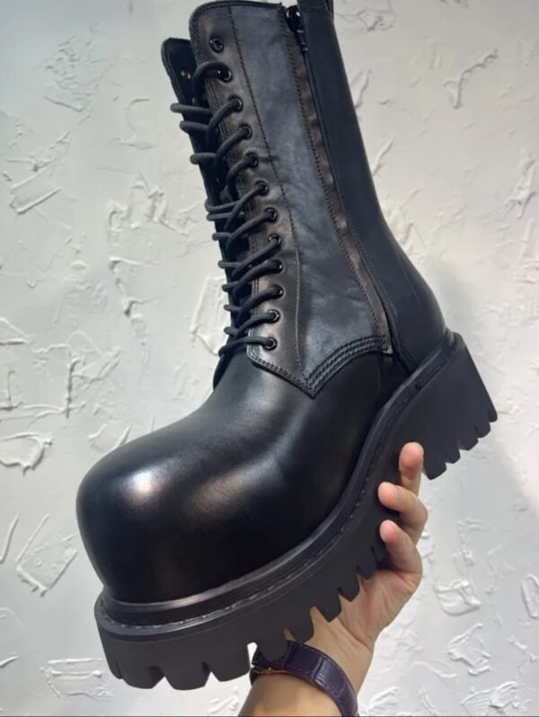 Boot Balenciaga Black Leviathan – The Power of Dark Elegance