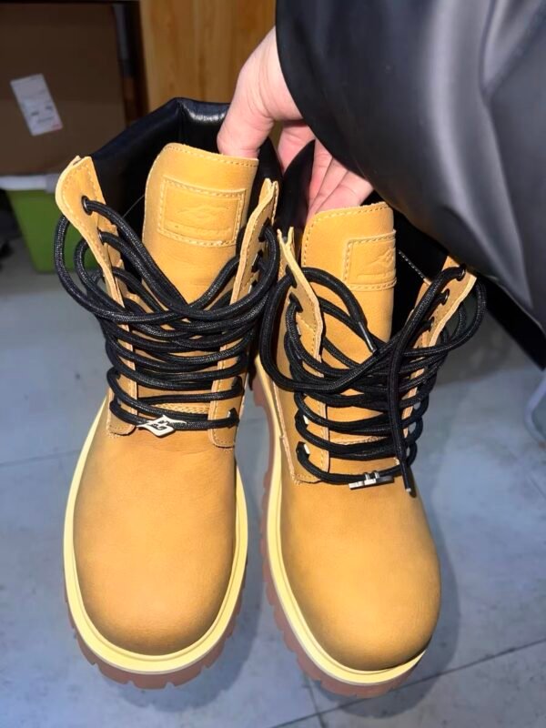 Boots RawForce – Reinforced Urban Power